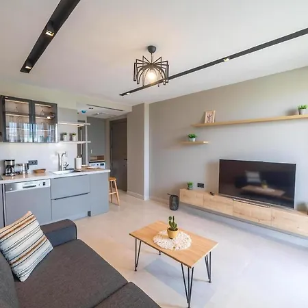Bright 1-br Close To The Sea With Pool Access F-4 38 Διαμέρισμα